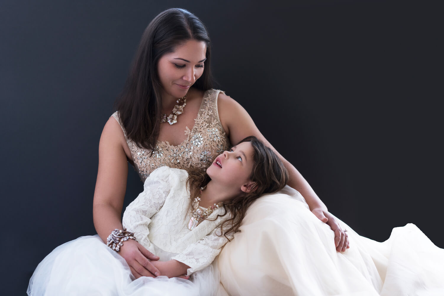 A mother daughter portrait in Davis California at David Suh Photography